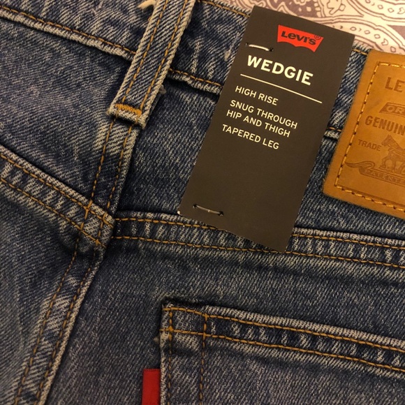 Levi’s Wedgie Jeans - Picture 8 of 8